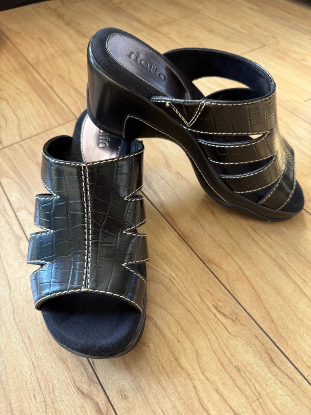 Rialto Black Strappy Wide-Width Heeled Sandals
